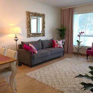 Charming Pine View Vantaa