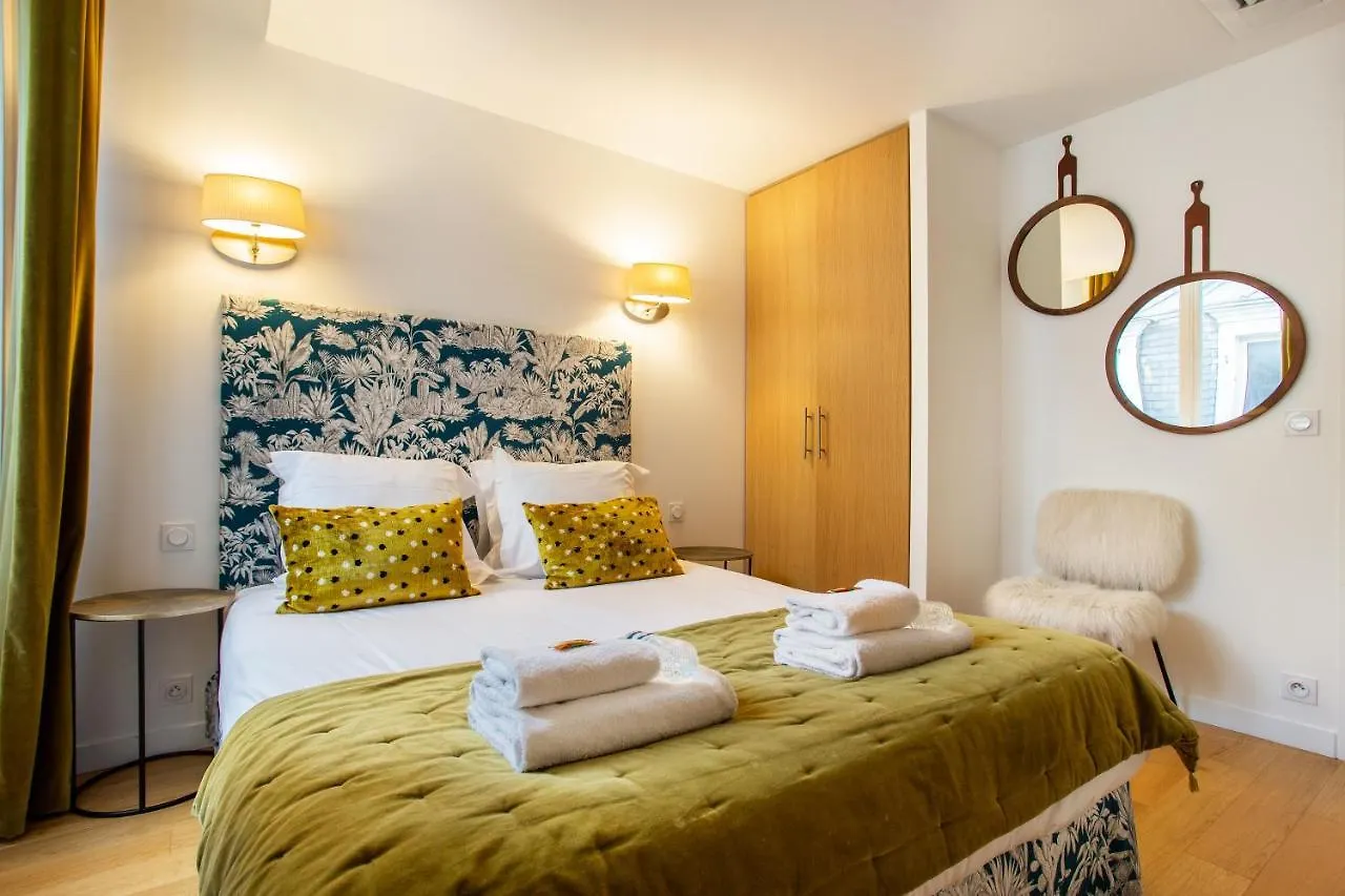 Charming Apartment - 3Br-6P - Champs Elysees Paris