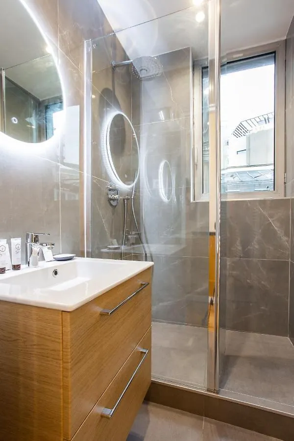 Charming Apartment - 3Br-6P - Champs Elysees Paris