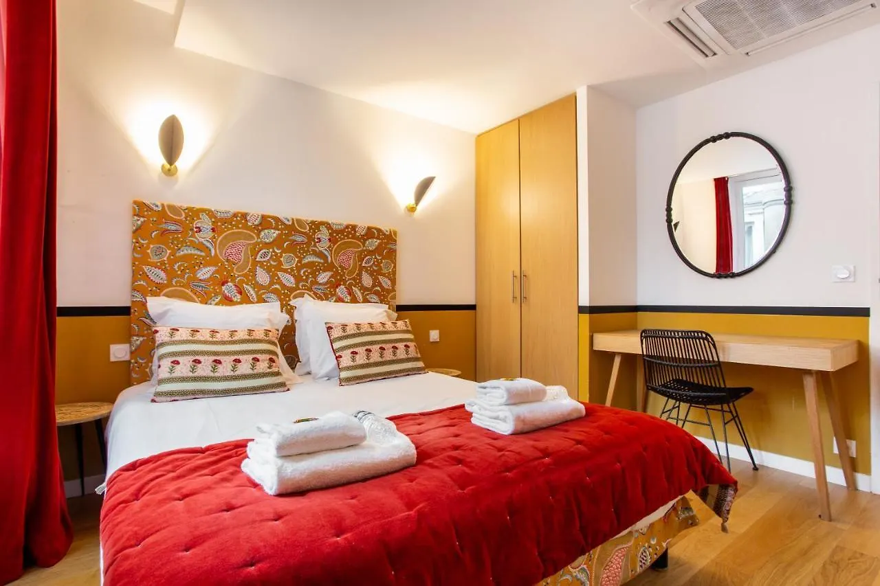 Charming Apartment - 3Br-6P - Champs Elysees Paris