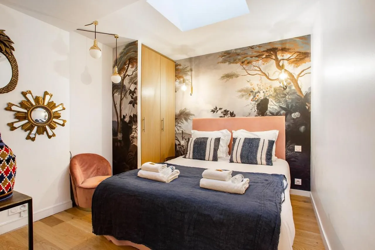 Charming Apartment - 3Br-6P - Champs Elysees Paris França